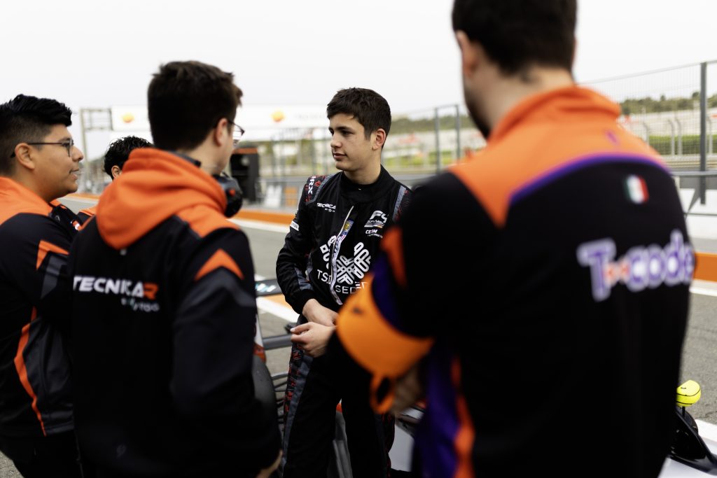 Aleix Piñera continuará con Tecnicar by AMTOG durante toda la temporada 2026 de F4 Spain